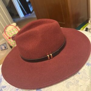 Hat, felt, House of Harlow1960